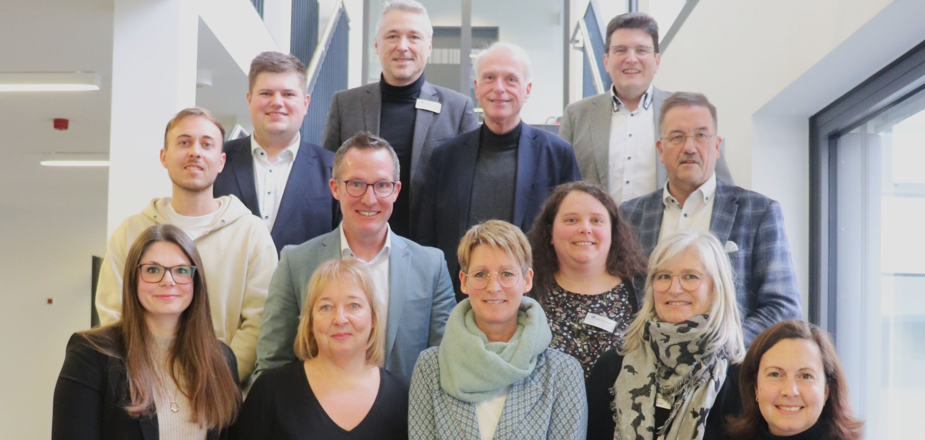 Aktuell sieht die Aartalsperre zwar sehr malerisch aus und die Eisschicht wirkt an einigen Stellen sehr dick. Allerdings birgt sie große Gefahren. Deshalb gilt generell ein Betretungsverbot. Foto: Lahn-Dill-Kreis/Marie-Therese Koch