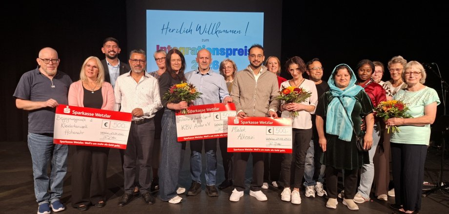 Drei erste Preise für Menschen, die Integration vor Ort leben Drei erste Preise für Menschen, die Integration vor Ort leben